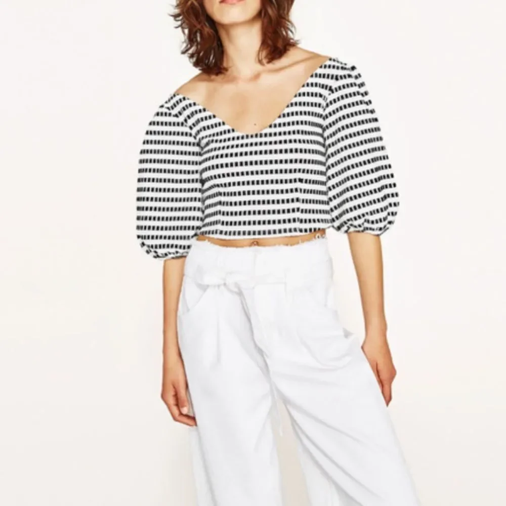 Zara Women's Puff Sleeve Crop Top Size L Black White Checkered Textured Preppy - Picture 2 of 12